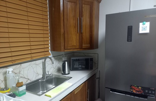 Montrose Apartment | Charming 2-bedroom apartment in fabulous Montrose with WiFi, AC