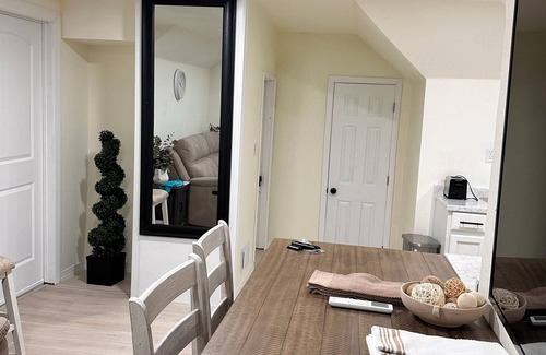 Marshall Apartment | Charming 2-bedroom apartment with WiFi, AC in wonderful Marshall.
