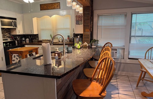 Warrenville Cottage | Charming 2-bedroom cottage 3 miles from Historic downtown Aiken!