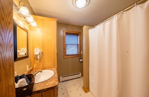 Isle Resort | Charming 2-bedroom cabin 6 with WiFi, at Mille Lacs Lake; Appeldoorn's Resort