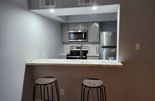 LaPlace Condo | Charming 2-bedroom condo in LaPlace with WiFi and AC