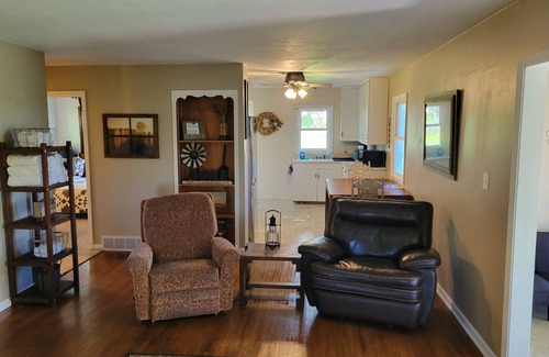 West Okoboji Other | Charming 2-bedroom guest country farmhouse with WiFi, AC in rural Milford.