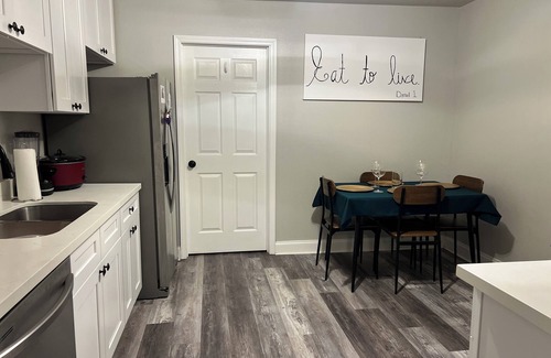 Chalmette House | Charming 2-bedroom house with WiFi, AC, Home Office,backyard in lovely Chalmette