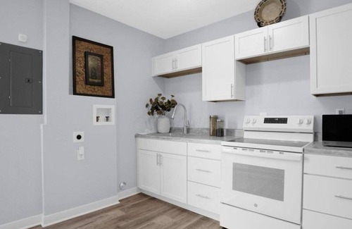 West Columbus House | Charming 2-bedroom house with AC, WiFi in Columbus