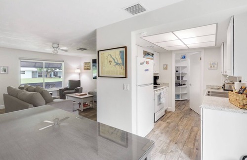 Tequesta House | Charming 2-bedroom house in delightful Jupiter with WiFi, AC