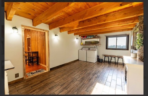 Lookout House | Charming 2-bedroom house in Hico, with bonus room