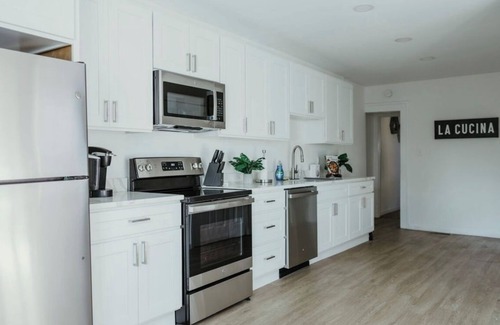 Easton House | Charming 2-bedroom house in serene Easton with WiFi, AC