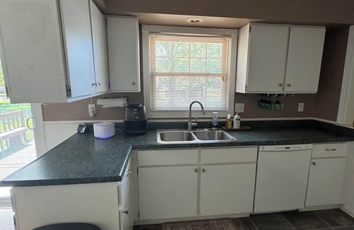Kouts House | Charming 2-bedroom house