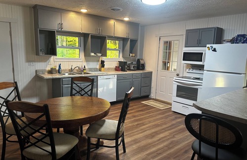 Pierceville House | Charming 2-bedroom house in Devil's Elbow Osgood, IN