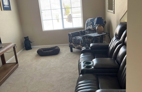 Parker House | Charming 2-bedroom house in lovely Parker with WiFi