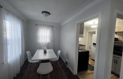 Ottawa House | Charming 2-bedroom house in awesome Toledo with WiFi, AC