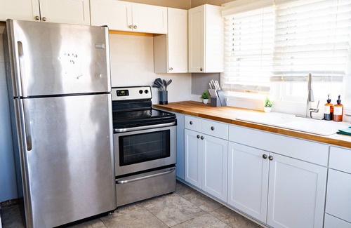 Ashley Oaks Apartment | Charming 2 Bedroom Retreat in Prime Location!