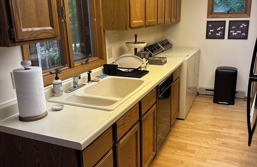 Balsam Lake Cabin | Charming 2-bedroom cabin with AC and WiFi on Balsam Lake