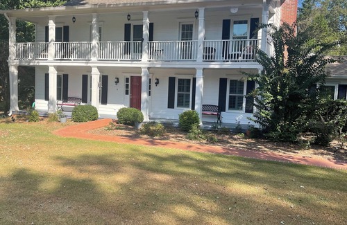 Cartersville House | Charming 2-bedroom estate pleasant Cartersville near Lake Point Sports facility