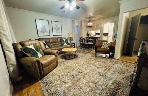East Camden House | Charming 2-bedroom house in East Camden with AC, WiFi