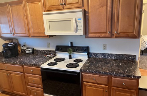 East Lansing House | Charming 2-bedroom house in quiet East Lansing neighborhood