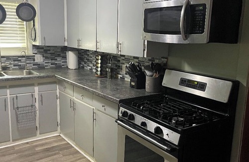 Creston Heights House | Charming 2-Bedroom Duplex in Grand Rapids–Pet-Friendly, Near Hospital & Downtown