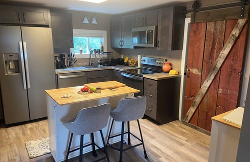 Platteville Cottage | Charming 2-bedroom cottage close to UW Platteville