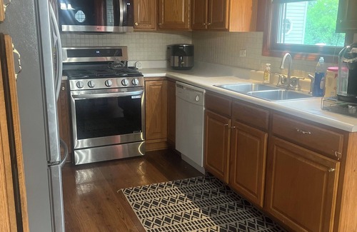 Sauk Village House | Charming 2-bedroom house with WiFi, AC in welcoming Sauk Village