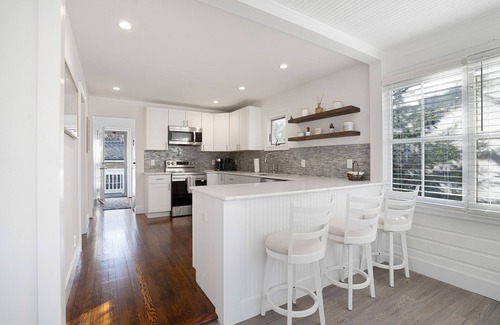 Sound Beach Cottage | Charming 2-Bedroom Cottage Just Steps Away From Private Beach!