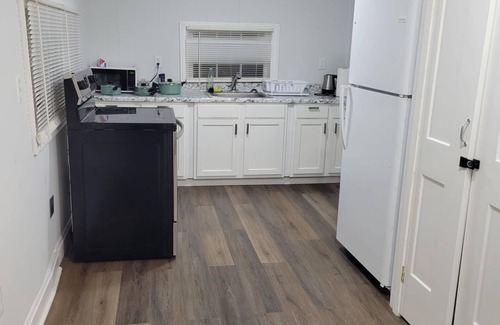Williamston House | Charming 2-bedroom house in Williamston with AC, WiFi