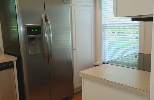 Summerton Condo | Charming 2 Bedroom Waterfront Lake Marion Condo