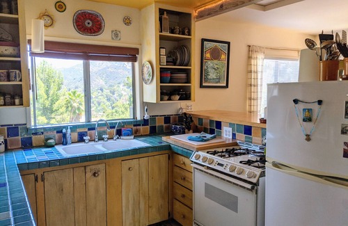 Sylvia Park House | Charming 2 BR/2BTH Topanga Canyon cottage