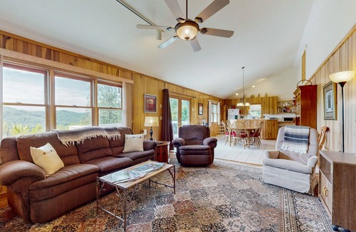 Penrose House | Charming 2 BR home with Stunning Views from outdoor deck