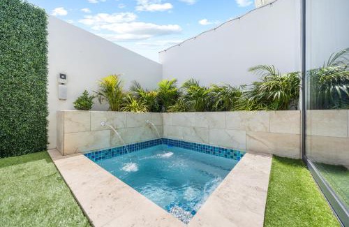Ponton Apartment | Charming 2 BR Oasis in Oranjestad by Bocobay