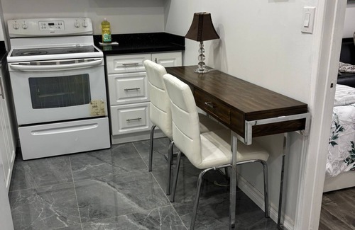 Malton Apartment | Charming 2 BR unit in Malton