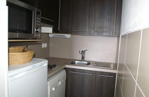 Prapoutel Apartment | Charming 2BR with balcony, ski-in/out, parking, elevator