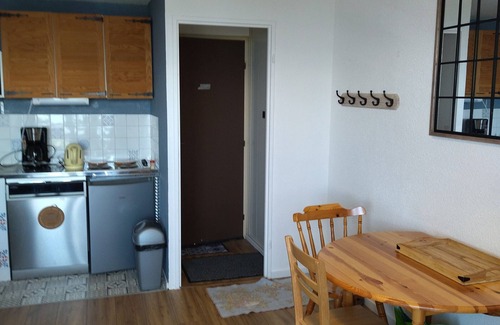Prapoutel Apartment | Charming 2-Room Apartment for 5, Ski-In/Ski-Out, Balcony with Valley View