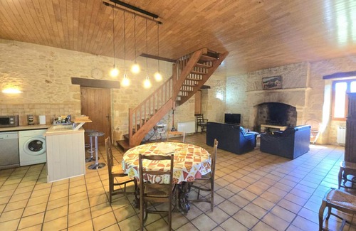 Saint-Andre-dAllas Cottage | Charming 2-Bed Cottage Near Sarlat with Fireplace, Garden & BBQ