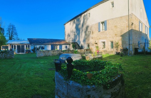 Mazeres Apartment | Charming 2-person studio. Access to swimming pool, pets allowed under certain conditions.