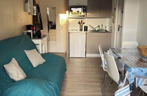 Vaux-sur-Mer Apartment | CHARMING 2 ROOMS IN RDJ A VAUX S/MER - PRIVATE POOL - BEACH OF PONTAILLAC (17