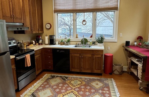 Historic District House | Charming 239-year-old former tavern 1 block to water & shops
