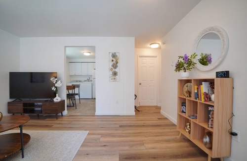 Everett House | Charming 2B1B 1 King 1Queen#Remodeled#Wifi#Parking