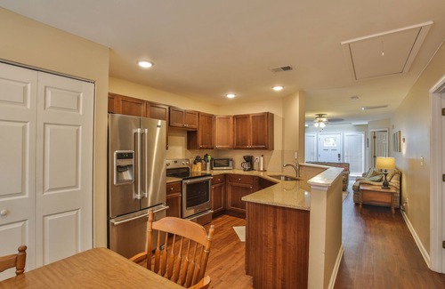 Smyrna House | Charming 2BR/2BA Townhome - SLEEPS 6 - Pet-Friendly Retreat