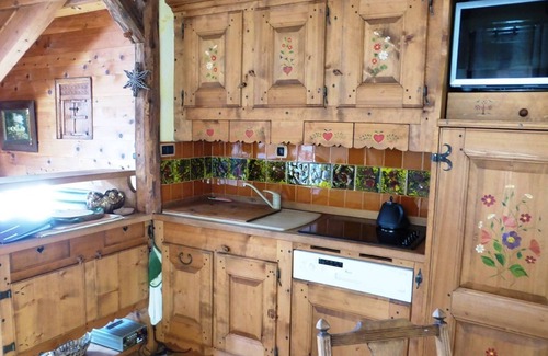 Areches Apartment | Charming 2BR Apartment in Arêches-Beaufort, Ski-In Village, Comfort for 5