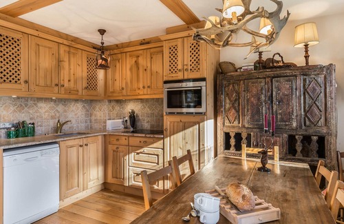 Le Planellet Apartment | Charming 2BR Apartment in Megève Mont d'Arbois with Garden Access, Close to Ski Slopes & Golf