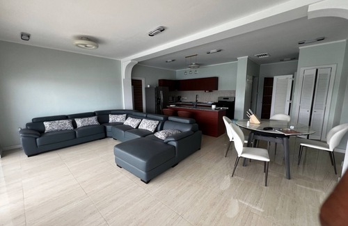 The Lime Condo | Charming 2BR Condo w/A/C + Gym in Scenic Lance Aux Épines