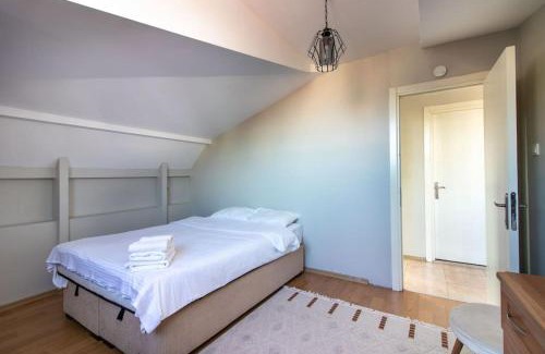 Maltepe Apartment | Charming 2BR Panoramic Views Penthouse in Maltepe