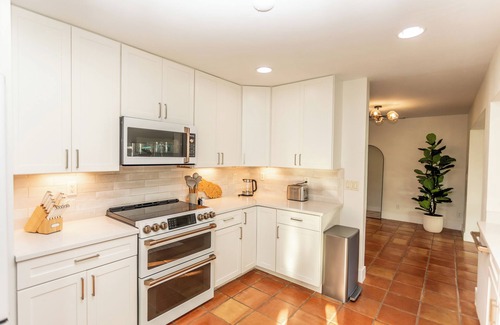Caloosahatchee House | Charming 2BR Pool House in Cape Coral - Private Oasis with Stunning Sunsets