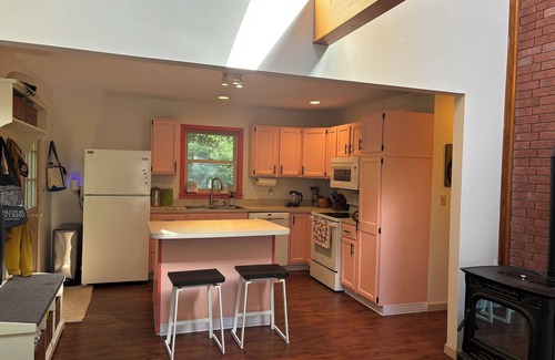 Guilford House | Charming 2BR semi-rural home in Southern VT - amazing setting & modern amenities