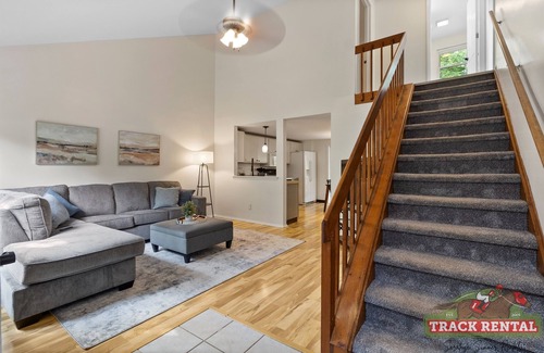 Malta House | Charming 2BR Townhome – Minutes to Saratoga & Nature
