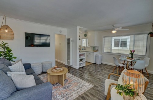 West Newport Apartment | Charming 2BR w/Balcony, BBQ & Outdoor Dining