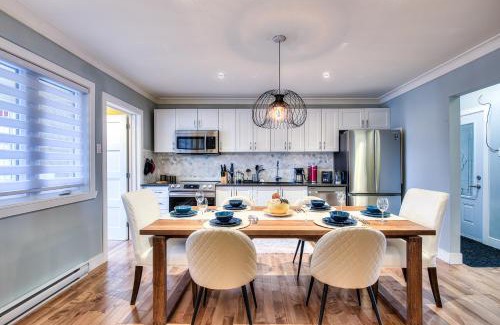 Cote-Des-Neiges—Notre-Dame-De-Grace Apartment | Charming 2BR with Balcony in Montreal