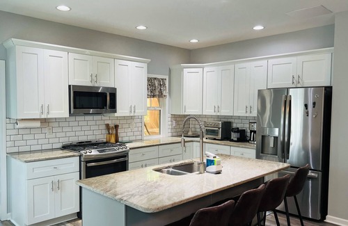Palmetto House | Charming 3 Bdrm House 6 mins from Serenbe on 5+ Wooded Acres with Pond