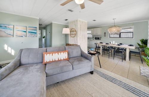 Laguna Beach Estates House | Charming 3-Bedroom Beach House (Entire House)