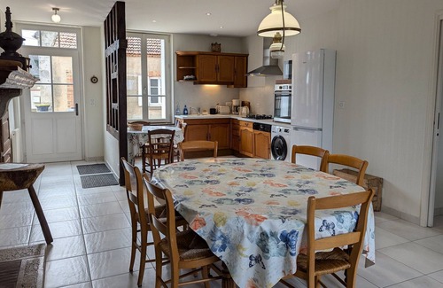 Mareau-aux-Pres Cottage | Charming 3-Bed Cottage with Terrace and Garden near Mareau Village